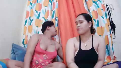 Snapshot of twowetcuties chatting on 02.27.25 Lyn and lea online show from 02.27.25