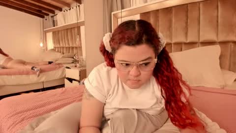 Twiggy online show from 01.30.25