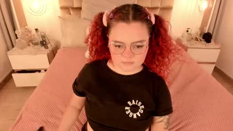 Twiggy online show from 02.08.25