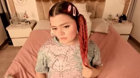 Twiggy online show from 03.07.25