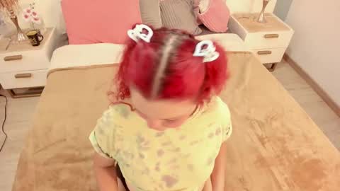 Twiggy online show from 09.10.25