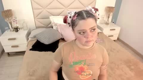 Twiggy online show from 01.08.26