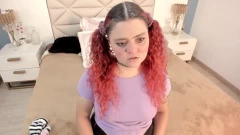 Twiggy online show from 01.11.26