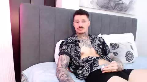 Snapshot of tyagodoll chatting on 10.15.25 tyagodoll online show from 10.15.25