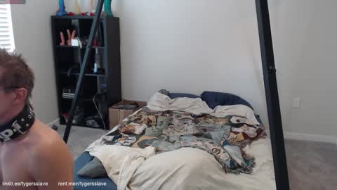 Snapshot of tygersslave chatting on 10.13.25 Tygers slave online show from 10.13.25