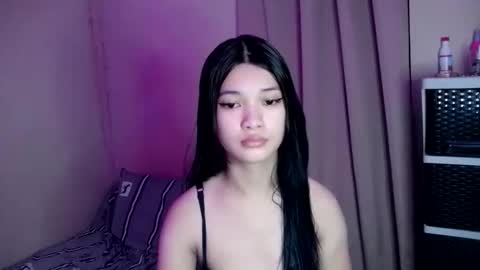 Snapshot of tyladine chatting on 10.12.25 tyladine online show from 10.12.25