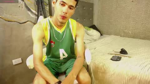 Snapshot of tyler_coopr chatting on 11.08.25 tyler cooper online show from 11.08.25