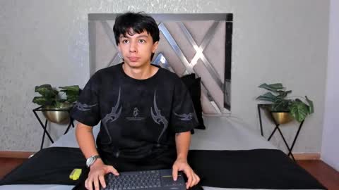 Snapshot of tyler_durtenn chatting on 10.22.25 Tyler online show from 10.22.25