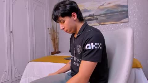 Snapshot of tyler_durtenn chatting on 10.29.25 Tyler online show from 10.29.25