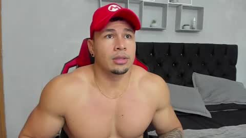 tyler_hank1 online show from 06.30.26