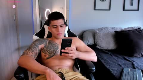 Snapshot of tyler_muscle chatting on 12.19.24 David online show from 12.19.24