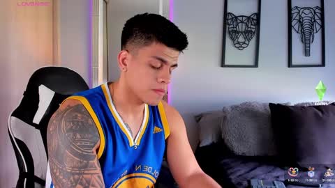 Snapshot of tyler_muscle chatting on 01.04.25 David online show from 01.04.25