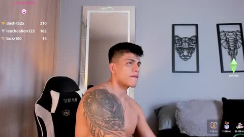 Snapshot of tyler_muscle chatting on 01.10.25 David online show from 01.10.25