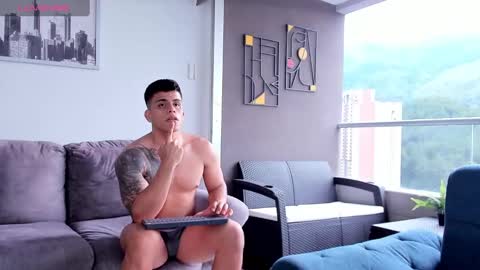 Snapshot of tyler_muscle chatting on 02.23.25 David online show from 02.23.25