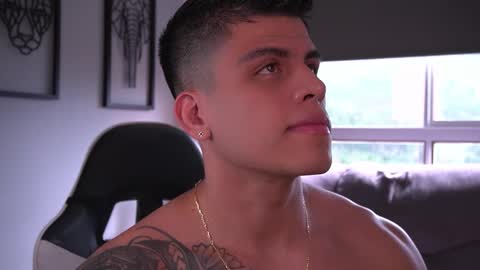 Snapshot of tyler_muscle chatting on 09.18.25 David online show from 09.18.25