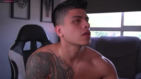 Snapshot of tyler_muscle chatting on 09.21.25 David online show from 09.21.25