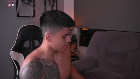 Snapshot of tyler_muscle chatting on 10.11.25 David online show from 10.11.25