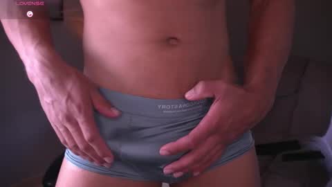 Snapshot of tyler_muscle chatting on 10.29.25 David online show from 10.29.25