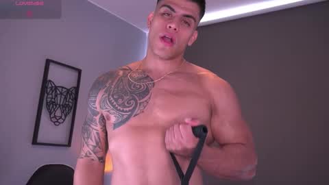 Snapshot of tyler_muscle chatting on 11.06.25 David online show from 11.06.25