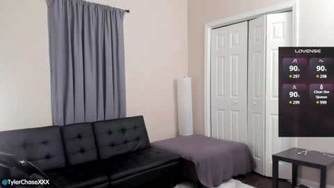 Snapshot of tylerchasexxx chatting on 01.29.25 Tyler Chase online show from 01.29.25