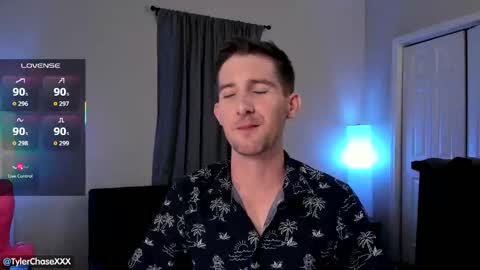 Snapshot of tylerchasexxx chatting on 09.26.25 Tyler Chase online show from 09.26.25