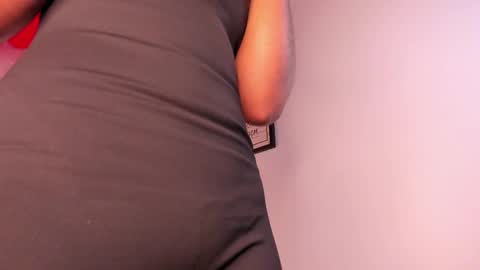 Snapshot of tylla_ chatting on 03.03.25 online show from 03.03.25