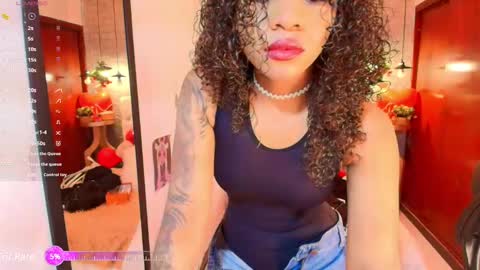 Snapshot of tylla_ chatting on 03.05.25 online show from 03.05.25