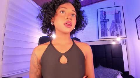 Snapshot of tylla_ chatting on 10.15.25 online show from 10.15.25