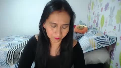 Snapshot of tyna_b chatting on 06.11.26 Tyna online show from 06.11.26