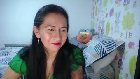 Snapshot of tyna_b chatting on 06.15.26 Tyna online show from 06.15.26