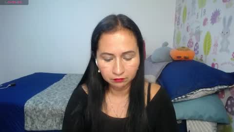 Snapshot of tyna_b chatting on 06.27.26 Tyna online show from 06.27.26