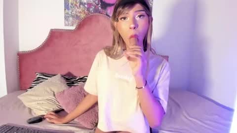 Snapshot of tyra_honey chatting on 06.07.26 Tyra pretty Honey online show from 06.07.26
