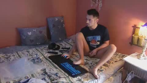 Snapshot of tysonhotswe chatting on 04.12.26 Dennis Nadarevic online show from 04.12.26