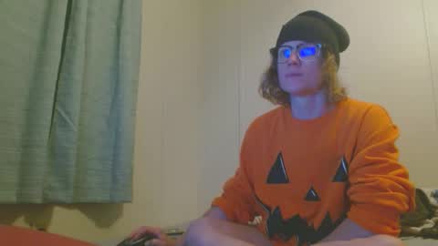 Snapshot of tyyyler93 chatting on 12.25.24 TylerAlternative online show from 12.25.24