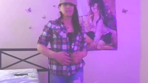 Snapshot of uandme_baby chatting on 02.22.25 Azelia B online show from 02.22.25