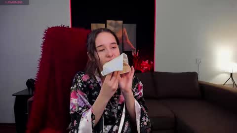 Snapshot of uco_mon chatting on 09.19.25 Uco online show from 09.19.25