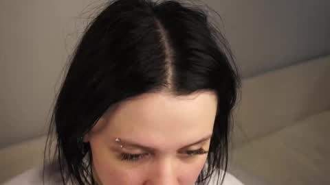 Lili online show from 02.20.25