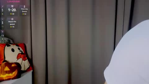 Polly online show from 11.03.25