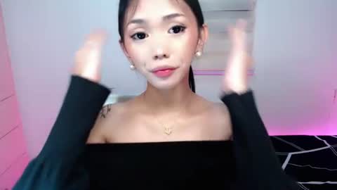 Snapshot of ughliah chatting on 07.18.26 urbbgirl alliah online show from 07.18.26