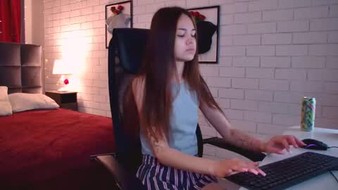 Ulia online show from 04.13.26