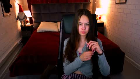 Snapshot of ulianeer chatting on 04.23.26 Ulia online show from 04.23.26