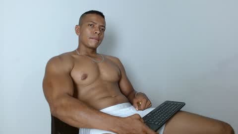 Snapshot of ulisess15 chatting on 12.31.24 Felipe  model independent online show from 12.31.24