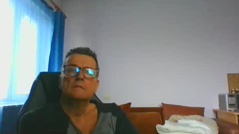 Snapshot of ulmeni4 chatting on 12.15.24 ulmeni4 online show from 12.15.24