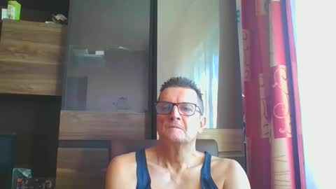 Snapshot of ulmeni4 chatting on 12.19.24 ulmeni4 online show from 12.19.24