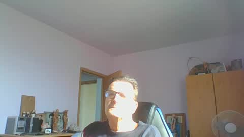Snapshot of ulmeni4 chatting on 03.04.25 ulmeni4 online show from 03.04.25