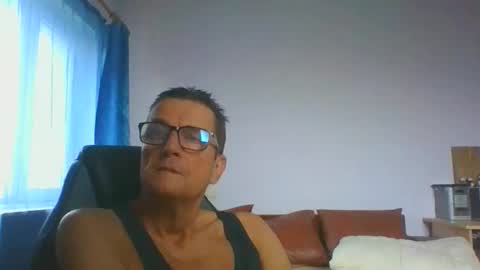 Snapshot of ulmeni4 chatting on 10.16.25 ulmeni4 online show from 10.16.25
