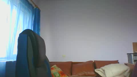 Snapshot of ulmeni4 chatting on 10.18.25 ulmeni4 online show from 10.18.25