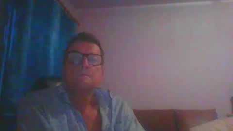 Snapshot of ulmeni4 chatting on 10.20.25 ulmeni4 online show from 10.20.25