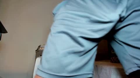 Snapshot of ululante chatting on 11.27.25 ululante online show from 11.27.25