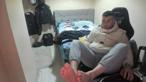 Snapshot of ulxer chatting on 04.25.26 hi im mike tyson - online show from 04.25.26